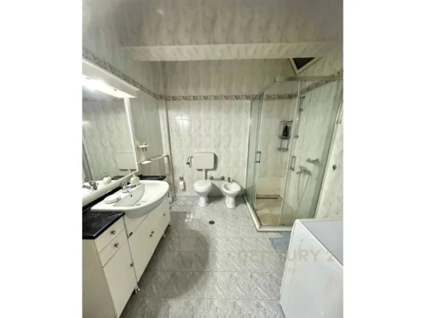 JEPET ME QIRA APARTAMENT 2+1 NE VOLLGA , ME PAMJE DETI !