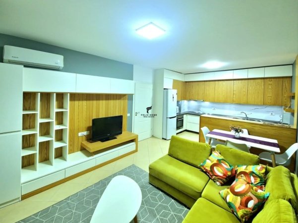 APARTAMENT ME QERA,5 MAJI,650 EURO.