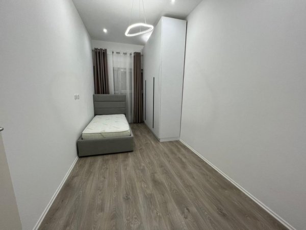 Tirane, jepet me qera apartament 2+1 Kati 3, 87 m² 400 Euro (Ali Demi)