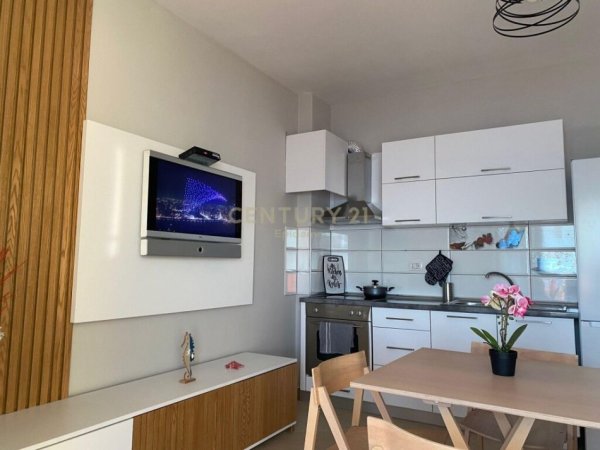 Apartament 1+1 për qira në Plazh, Durrës !!