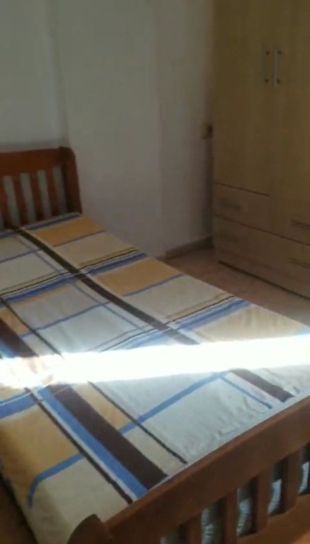 Jepet me qera Apartamenti 2+1 350 mije leke, rr. Selaudin Zorba prane Spitalit Amerikan 2.