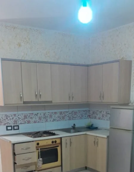 1+1,30.000 lek,Mbrapa Konvikteve te Inxhineris se Ndertimit,Vetem per Djem