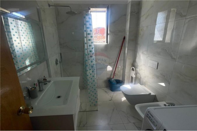 Apartament 2+1 me qira në Qendër të Tiranës!