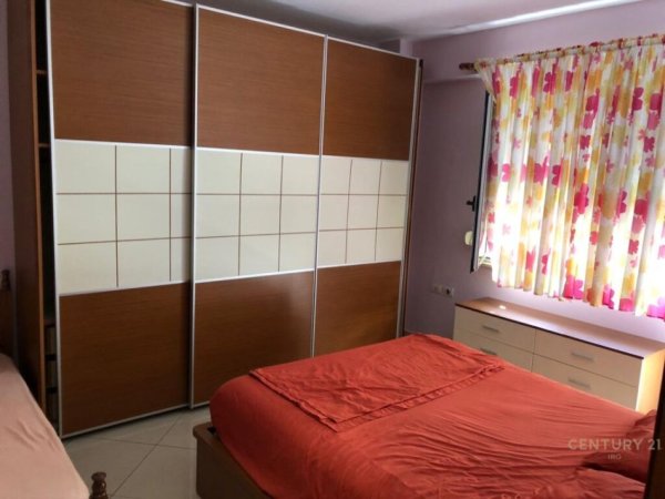 Jepet me qera apartament 2+1 Rr Dibres, Kompleksi Halili!