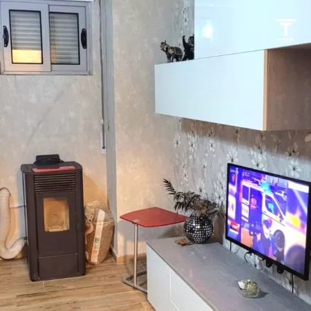 Jepet Me Qira 2+1+ Post parkimi Fresk