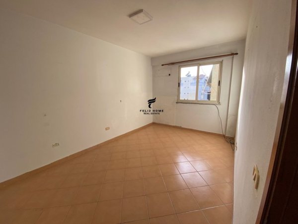 SHITET APARTAMENT,KOMUNA E PARISIT,175.000 EURO.