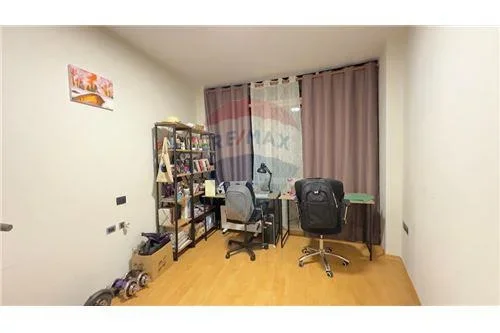 JEPET APARTAMENT 2+1 ME QIRA ne Astir, Rruga Mikel Maruli