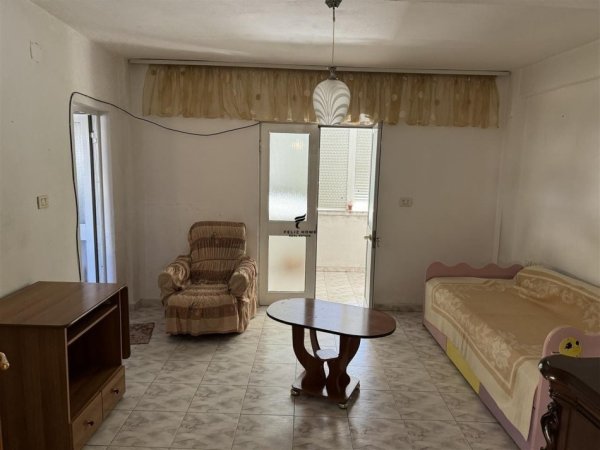 APARTAMENT ME QERA,AMBASADA AMERIKANE,800 EURO.