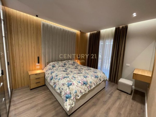 SHITET APARTAMENT 2 + 1+ 2 + POST PARKIMI TEK ALI DEMI !