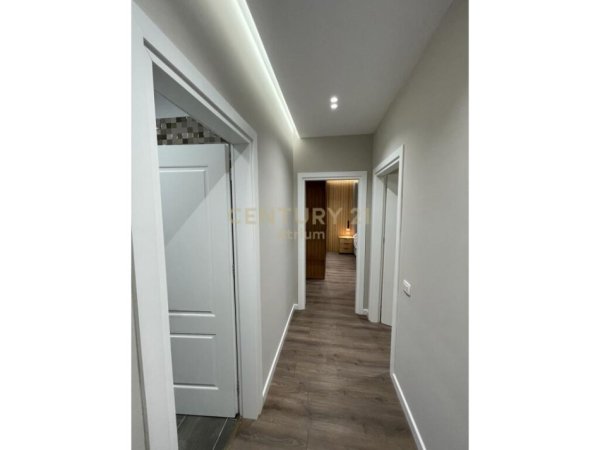 SHITET APARTAMENT 2 + 1+ 2 + POST PARKIMI TEK ALI DEMI !