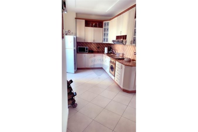 Jepet me qera Apartament 2+1 ne Myslym Shyr