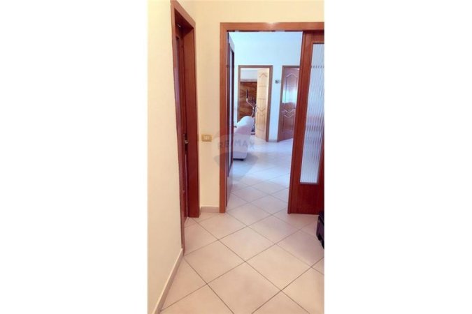 Jepet me qera Apartament 2+1 ne Myslym Shyr