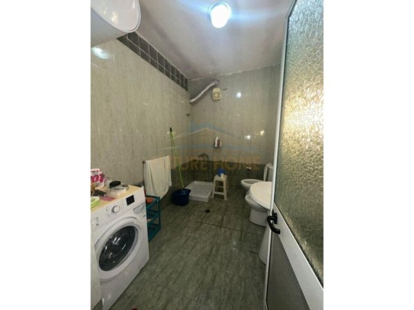 Shitje, Apartament 1+1, Shallvaret, Tiranë.