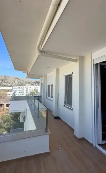 OKAZION NE SHENGJIN... SHITET APARTAMENT 1+1