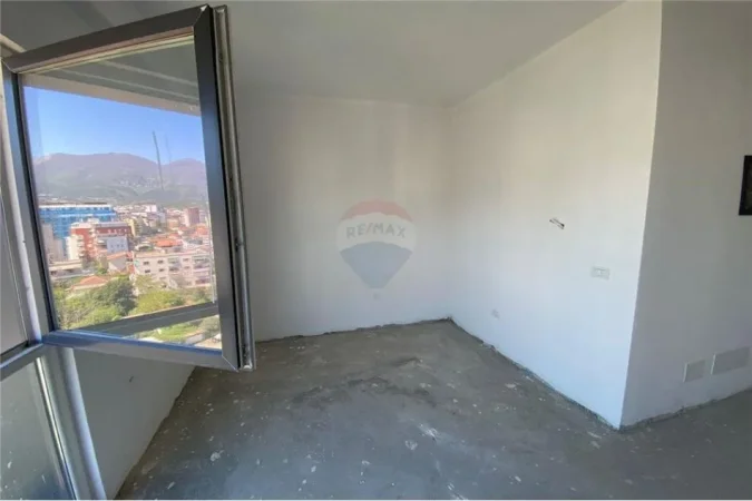 SHITET APARTAMENT 2+1+2 PRANE EMERALD CENTER !