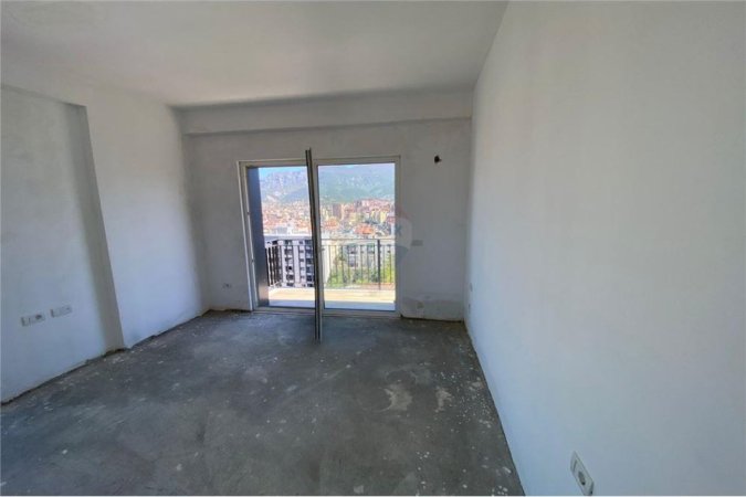 SHITET APARTAMENT 2+1+2 PRANE EMERALD CENTER !