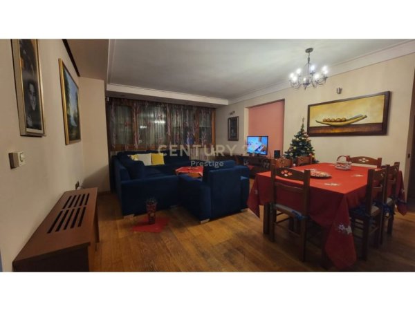 APARTAMENT 3+1+2 ME QIRA, PRANE AMBASADES AMERIKANE, RRUGA E ELBASANIT! ,1400euro