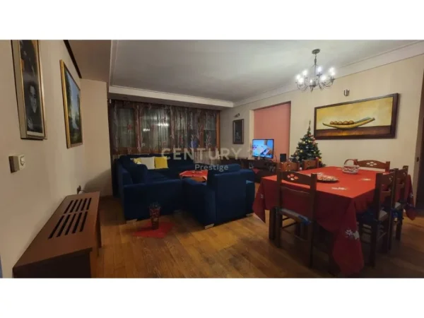 APARTAMENT 3+1+2 ME QIRA, PRANE AMBASADES AMERIKANE, RRUGA E ELBASANIT! ,1400euro