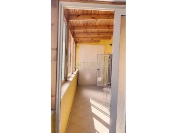 JEPET ME QIRA APARTAMENT 2 + 1 NE RRUGEN HIM KOLLI.