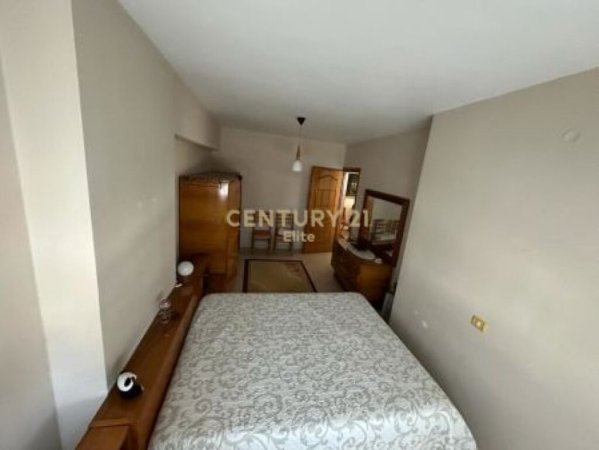 JEPET ME QIRA APARTAMENT 2 + 1 NE RRUGEN HIM KOLLI.