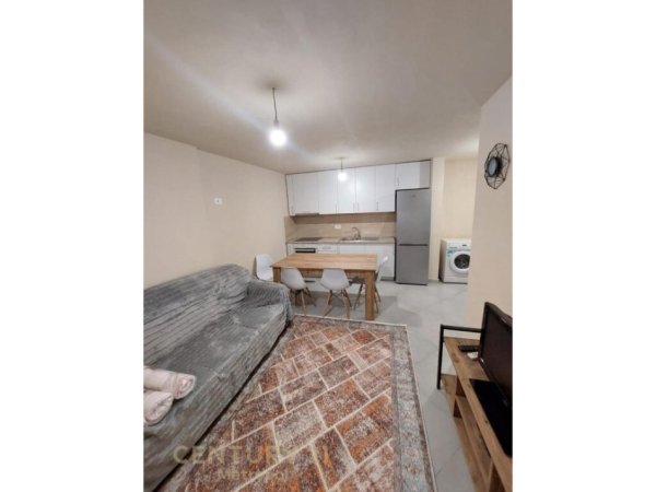 Apartament 1+1 me qira prane Teg