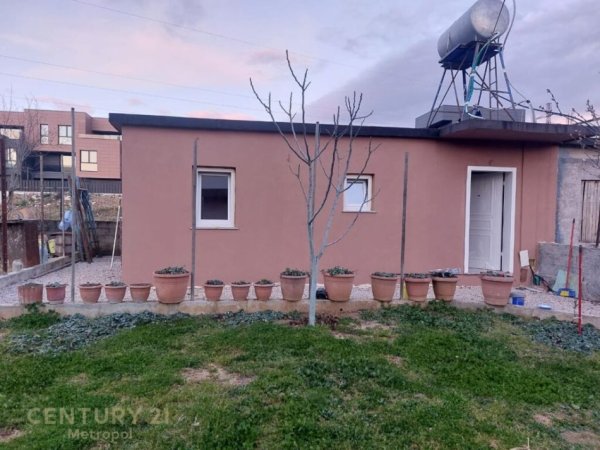 Apartament 1+1 me qira prane Teg