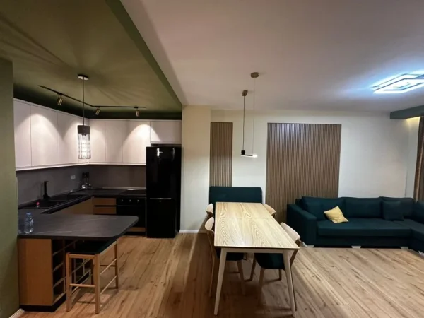 Super apartament me qera 2+1 !