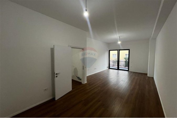 Apartament - Me Qira - Rruga e Dibrës - Farmacia10 _    450 €