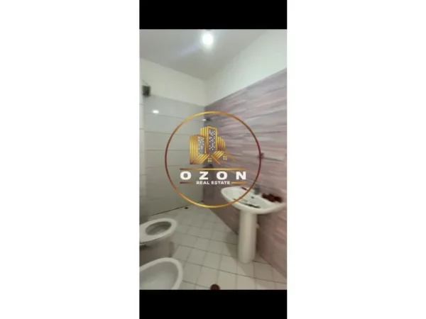 Jepet me Qira Apartament 2+1 tek Kopshti Botanik!