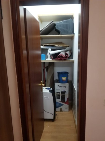 Jepet me qera Apartamenti 1+1 450€ , rruga e Durresit prane shkolles Qemal Stafa+Vendparkim i perfshire ne cmim.