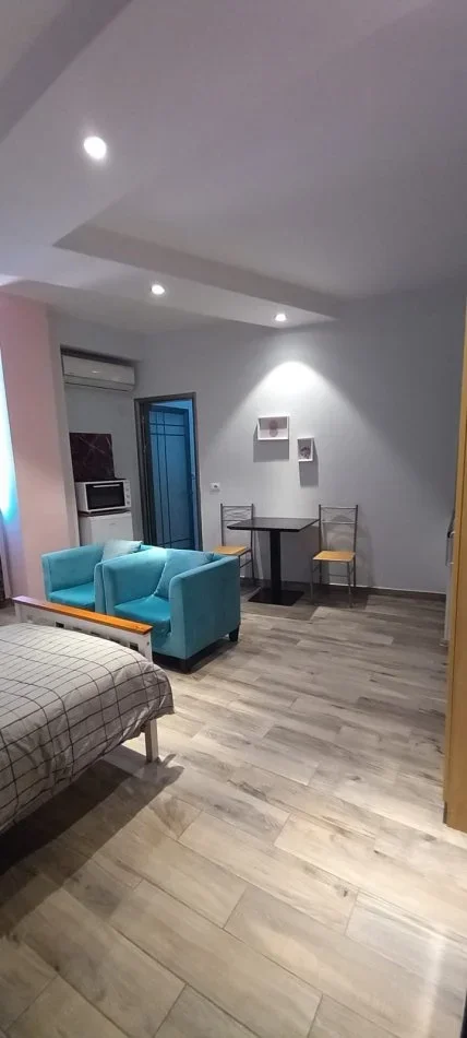 Jepet me Qira Garsoniere tek Ambasada Turke