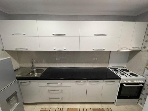 Jepet me qera Apartament 2+1 , rruga Kongresi Manastirit