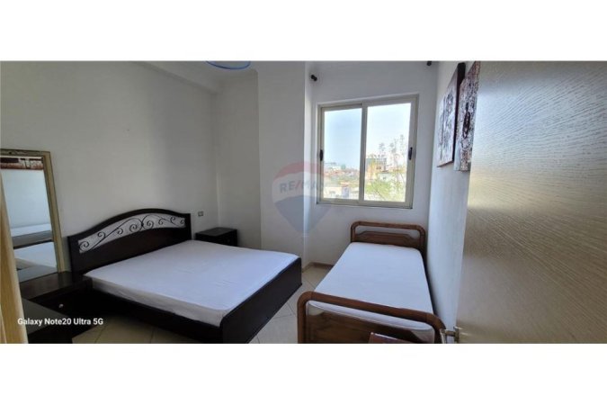 Apartament 2+1 me Qira, Siri Kodra