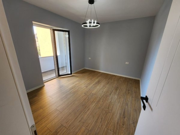 Apartament 2+1 ne shitje ish Stacioni i Trenit ne Tirane