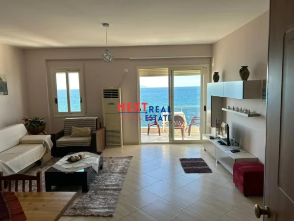 JEPET ME QERA AFATGJATE APARTAMENT 1+1 ME PAMJE NGA DETI NE LUNGOMARE, VLORE