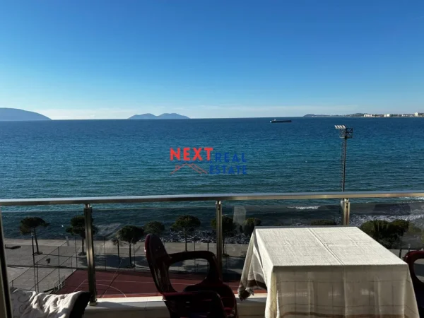 JEPET ME QERA AFATGJATE APARTAMENT 1+1 ME PAMJE NGA DETI NE LUNGOMARE, VLORE