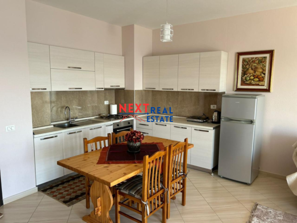 JEPET ME QERA AFATGJATE APARTAMENT 1+1 ME PAMJE NGA DETI NE LUNGOMARE, VLORE