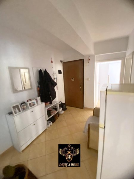 Shitet Super Apartament
• 2+1 me Ballkon
• 76 Metra neto te brendshme 
• Kati 3 pallat egzistues i katert nga toka.
• Mobiluar
• Orientim Jug Lindje
• Dokumentacion i rregullt hipotekor
• Zone shume e preferuar, prane shkollave,cerdhe,supermarkete etj
🏡Ish Rajoni🏡
• 72'000€✅
📲 +355 069 37 80 684