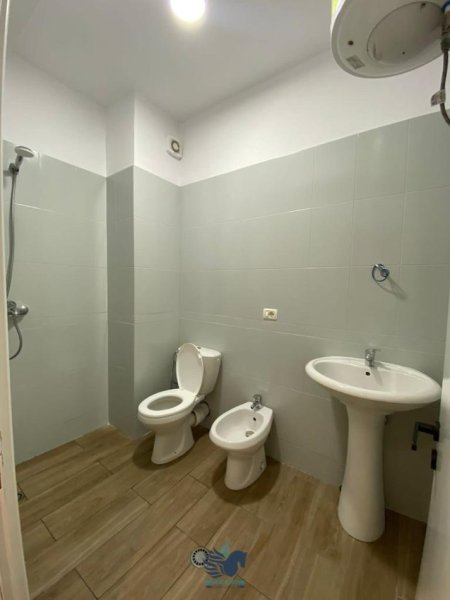 Shitet Apartament 2+1 Ne Astir [ID P220]