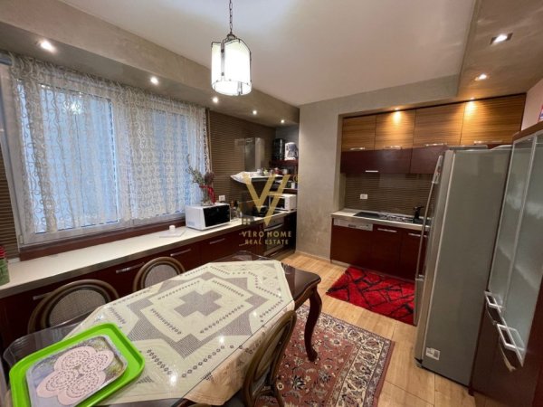 SHITET APARTAMENT 3+1+2+DY POSTA PARKIMI TEK SHALLVARET 600.000 EURO