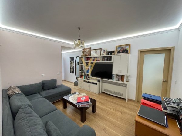 SHITET APARTAMENT 3+1+2+DY POSTA PARKIMI TEK SHALLVARET 600.000 EURO