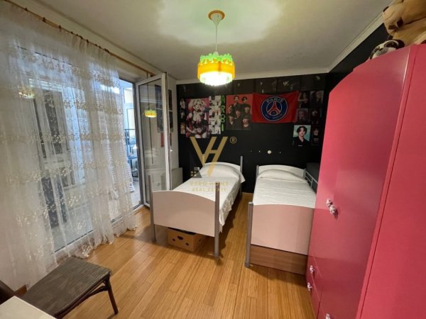 SHITET APARTAMENT 3+1+2+DY POSTA PARKIMI TEK SHALLVARET 600.000 EURO