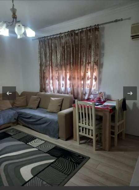 Shitet Apartament 1+1 ( 21 Dhjetori )