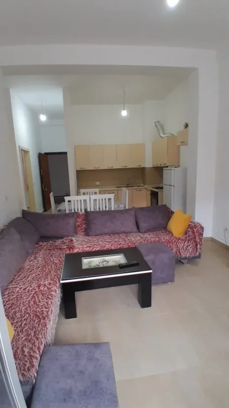 Tirane, Apartament 2+1 me qira (Kopshti  Botanik)