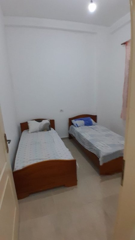 Tirane, Apartament 2+1 me qira (Kopshti  Botanik)