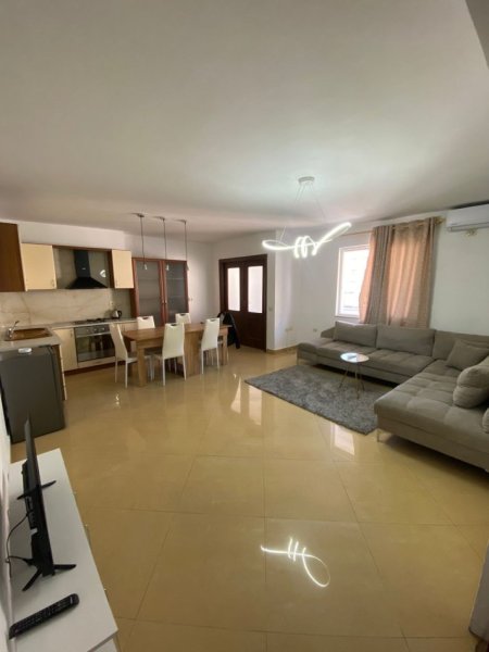 Shitet, Apartament 2+1, Qender, 2300€/m2