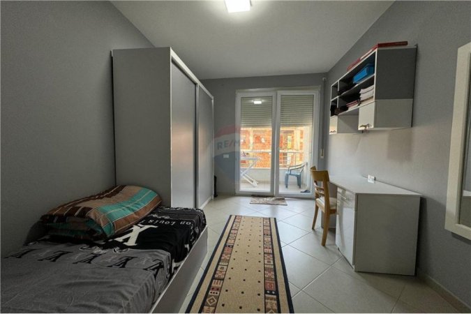 Shitet apartament 2+1+Garderobe te Kopshti Botanik