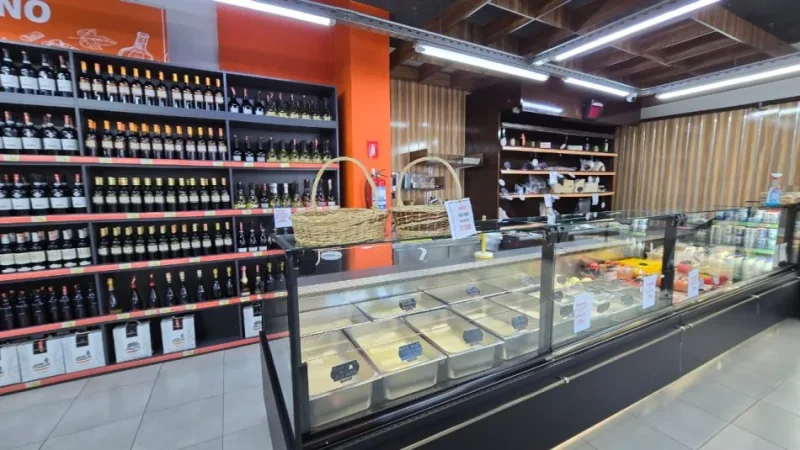 Ambient komercial 500 m2, 1990€/m2 per shitje, qira, Kodra e Diellit