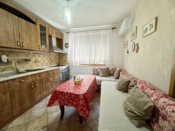 Apartament 2+1 per qira ne Bllok 500 euro/muaji