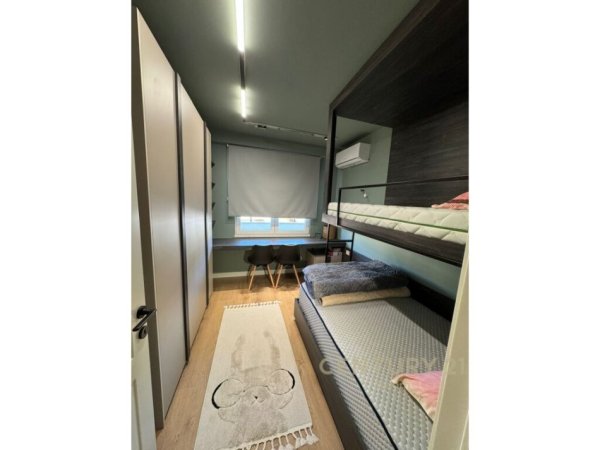 Apartment me qira 2+1+2 te Komuna e Parisit 800€/muaj